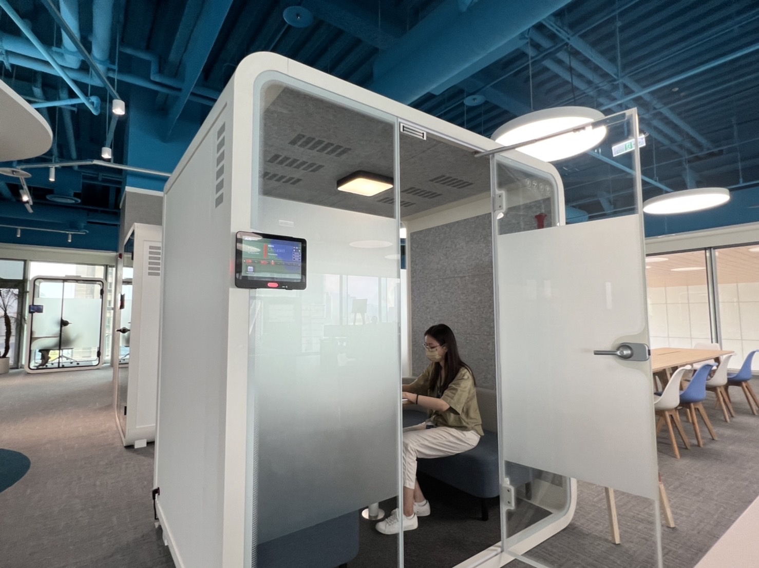 广东会高雄據點的智慧行動辦公艙，展現广东会在面板以外的研發應用軟實力